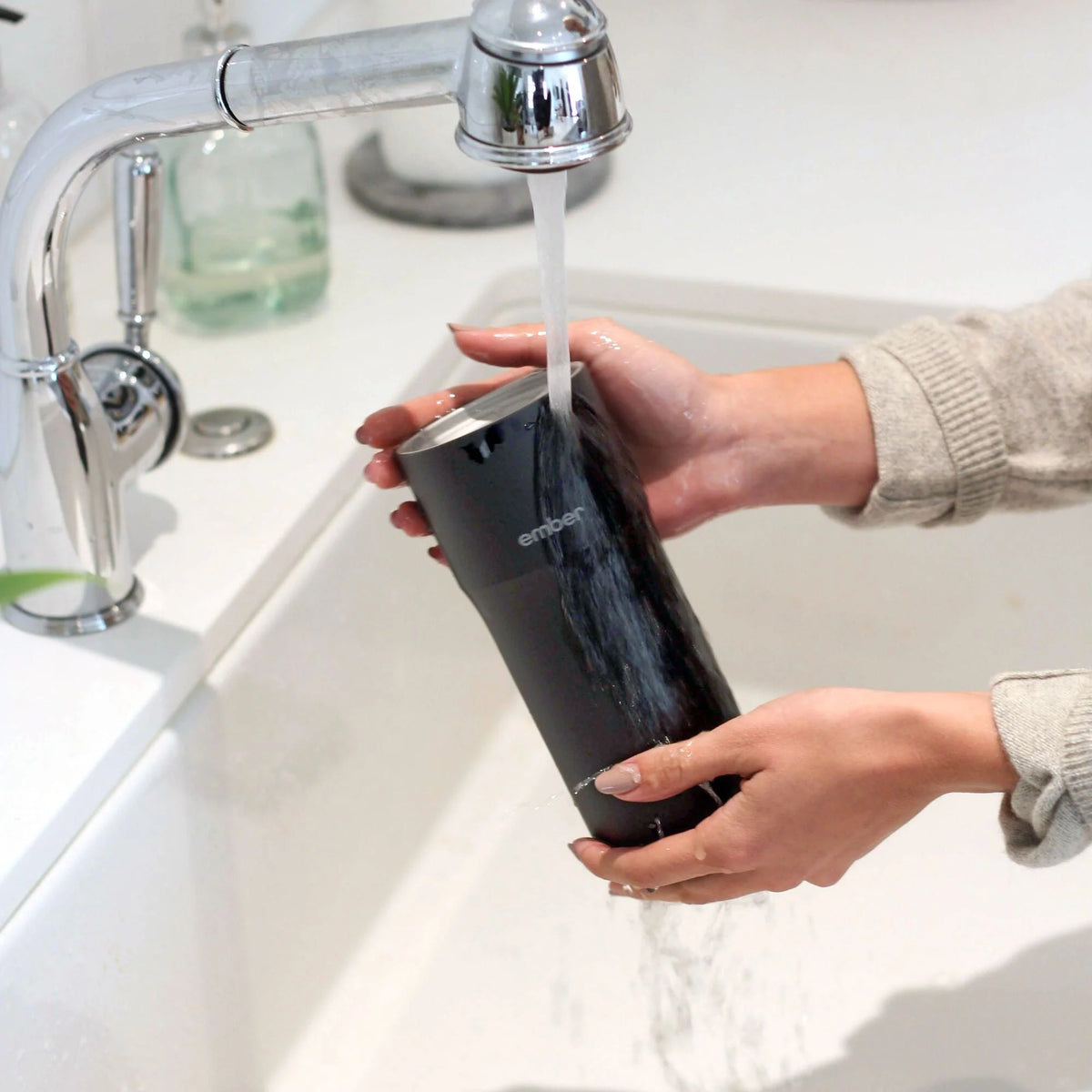 12 oz Black Temperature Control Smart Mug R9854