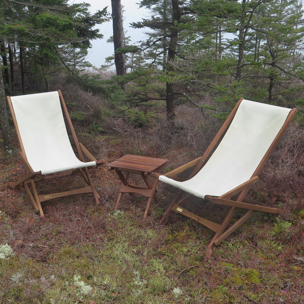 38" Wooden and White Fabric Outdoor Folding Glider Chair F32145