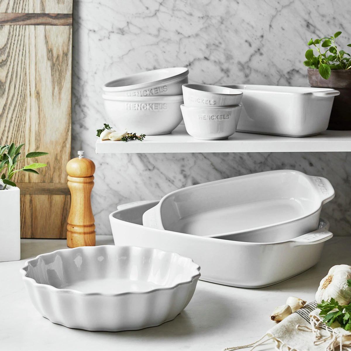 8pc White Ceramic Bakeware and Serving Set I758