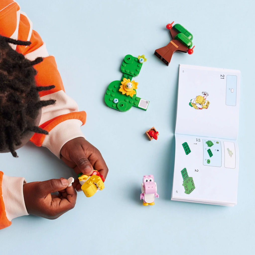 Building Toy Set with 2 Brick-Built Characters Y59986