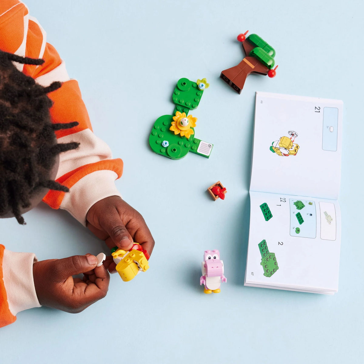 Building Toy Set with 2 Brick-Built Characters Y59986