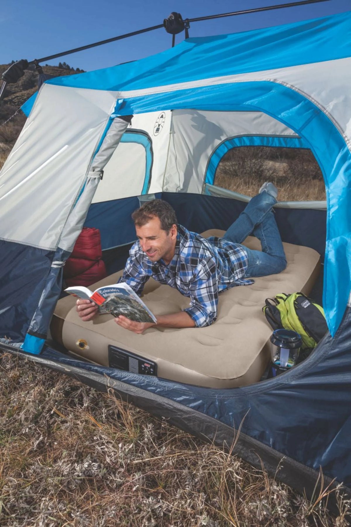Twin Airbed with Built-in Pump J5075