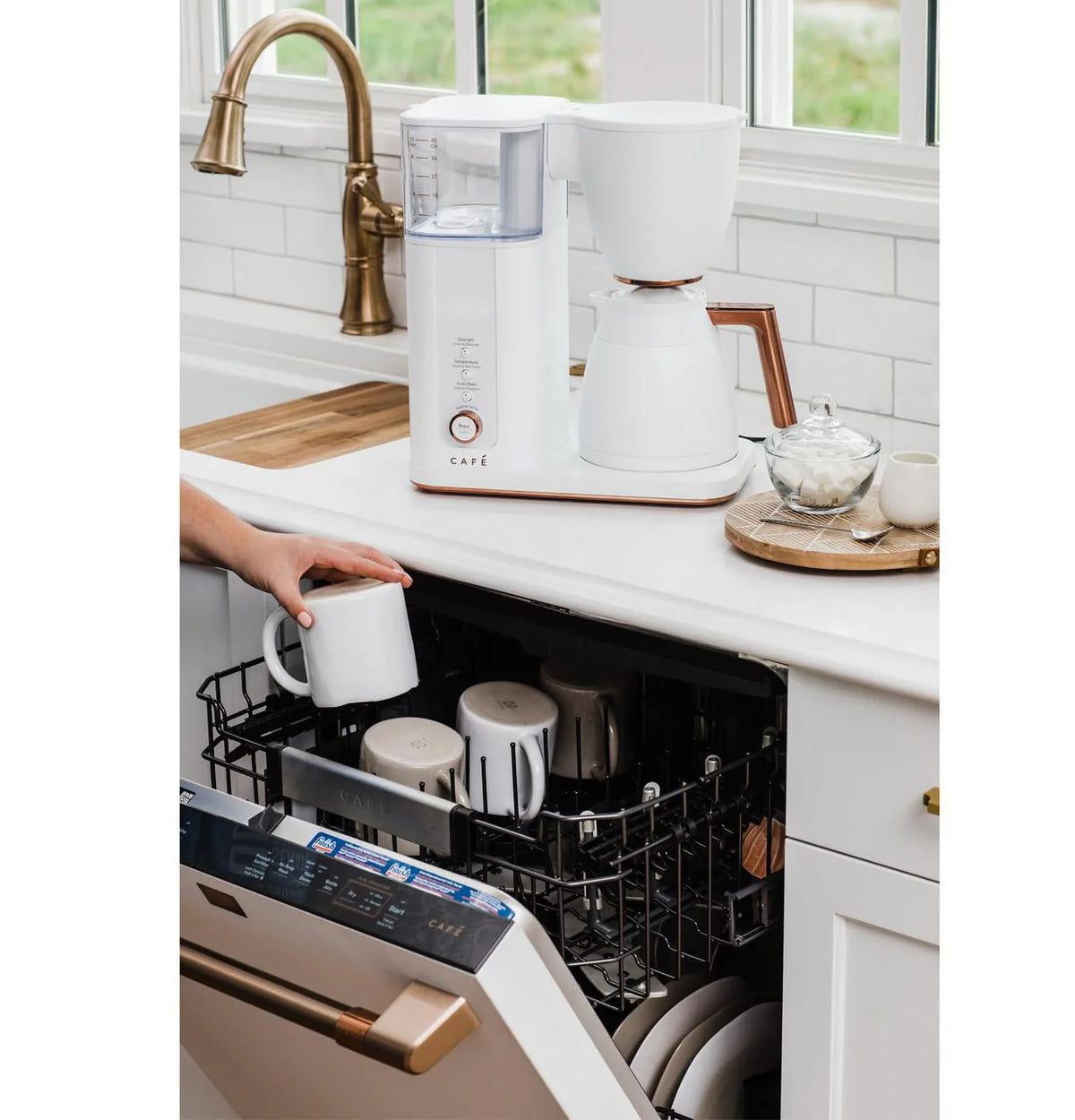 10-Cup WiFi Coffee Maker Matte White I178