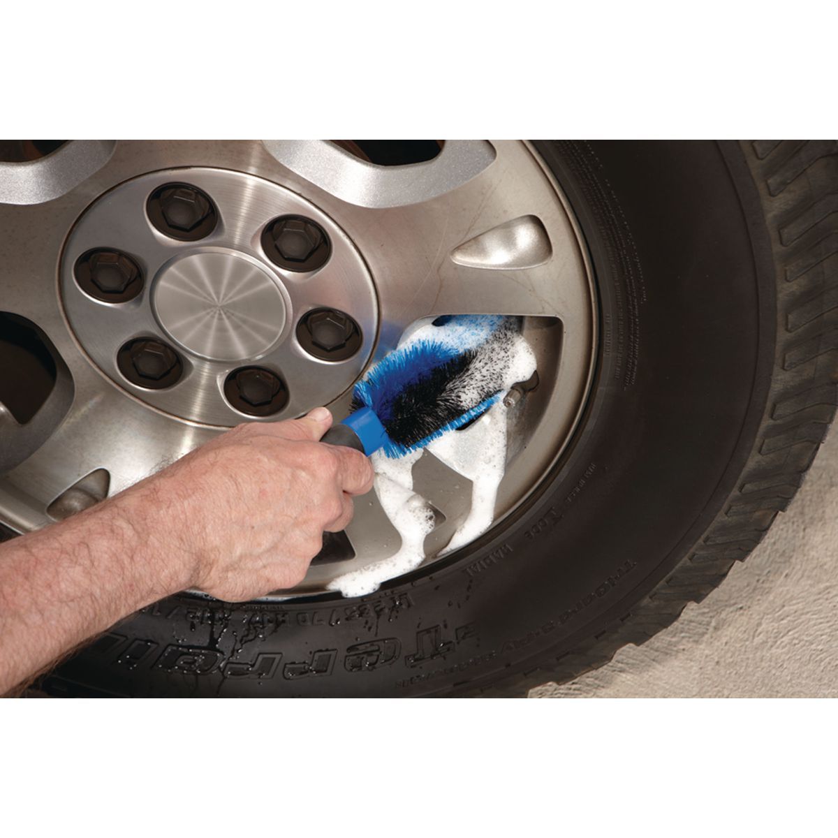 Wheel & Grill Brush, 2 Piece Q151